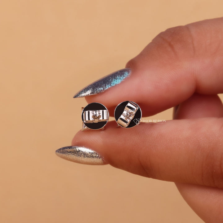 High-quality moissanite diamond studs
Princess cut earrings with screw back
Timeless moissanite diamond earrings