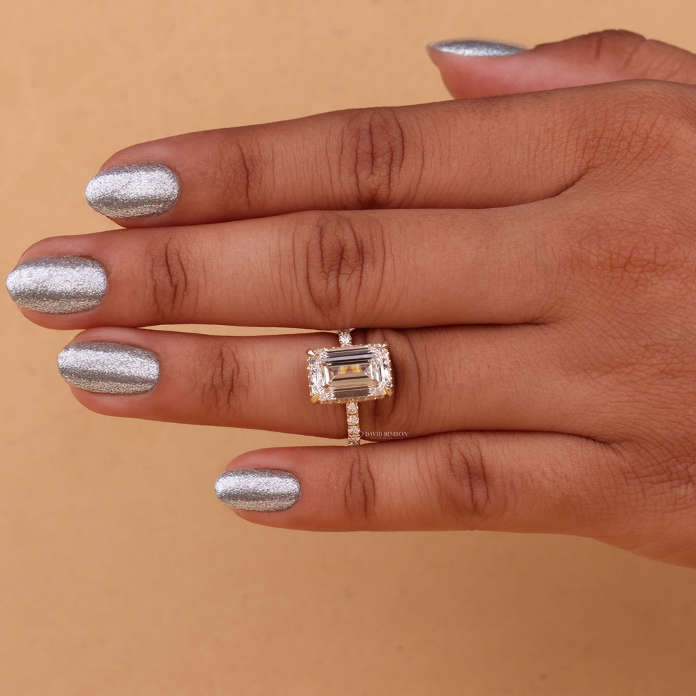 erald Cut Pave Band
Conflict Free Diamond
Crushed Ice Moissanite
