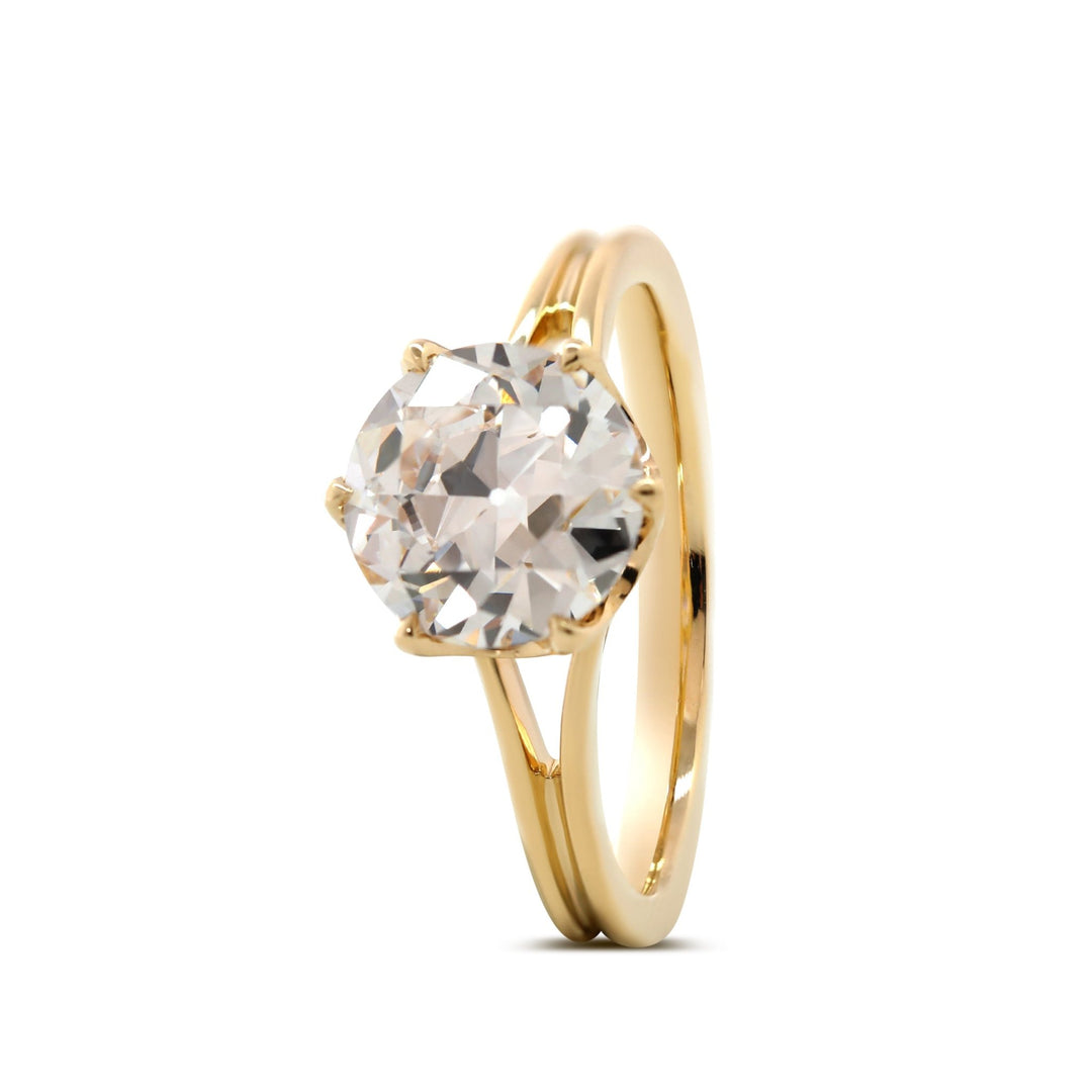 Platinum OEC Diamond
European Cut Solitaire
Large Old European Diamond
Botanical Engagement Ring
Hand Cut Diamond Ring
Classic Tulip Solitaire
Antique Round Solitaire
