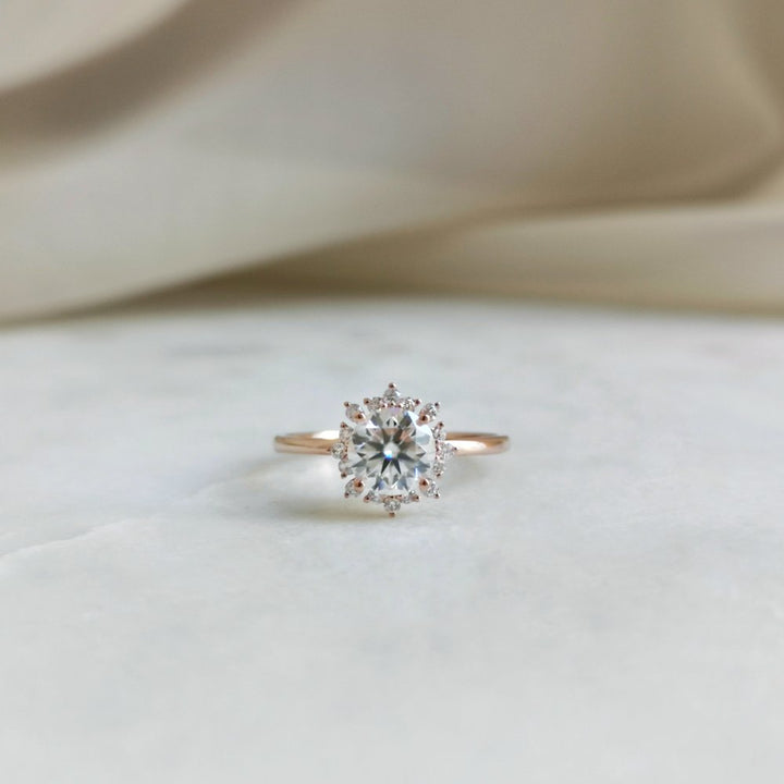 0-80-ct-round-shaped-cluster-halo-engagement-ring