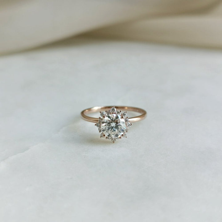 0-80-ct-round-shaped-cluster-halo-engagement-ring