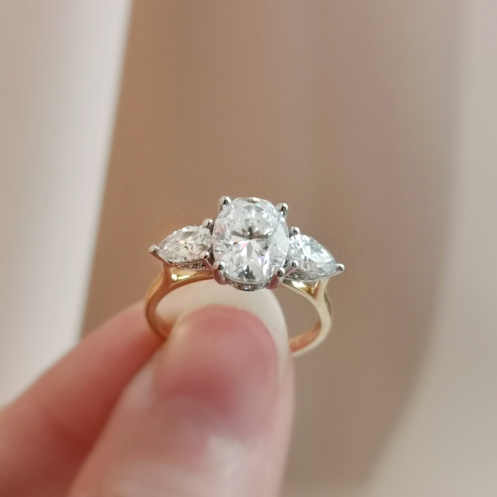 2-0-ct-oval-shaped-moissanite-three-stone-engagement-ring