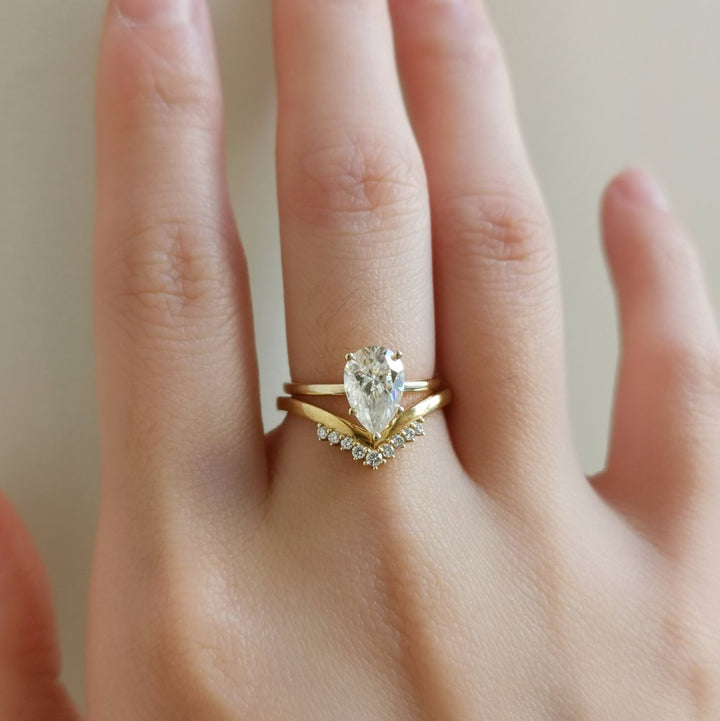 1-36-ct-pear-shaped-moissanite-solitaire-engagement-ring