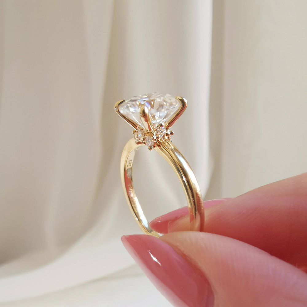 2-50-ct-round-shaped-moissanite-solitaire-engagement-ring-4