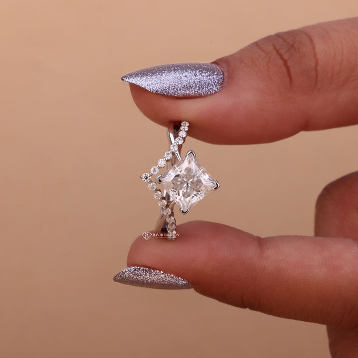 Princess Cut Brilliance
Unique Setting Ring
VVS1 Moissanite
D Color Moissanite
14k White Gold Ring