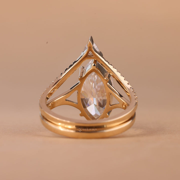 Marquise Cut Split Shank
Large Marquise Diamond Ring
Matching Curved Wedding Band
4 Carat Marquise Diamond
Unique Split Shank Ring
