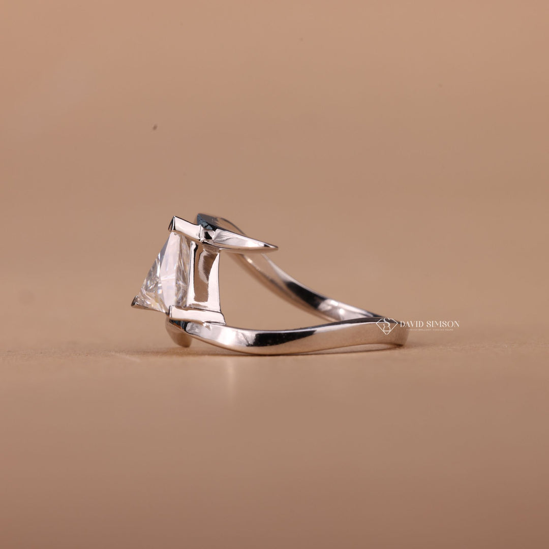 1.0CT-2.0CT Trillion Cut Moissanite Diamond Bypass Engagement Ring