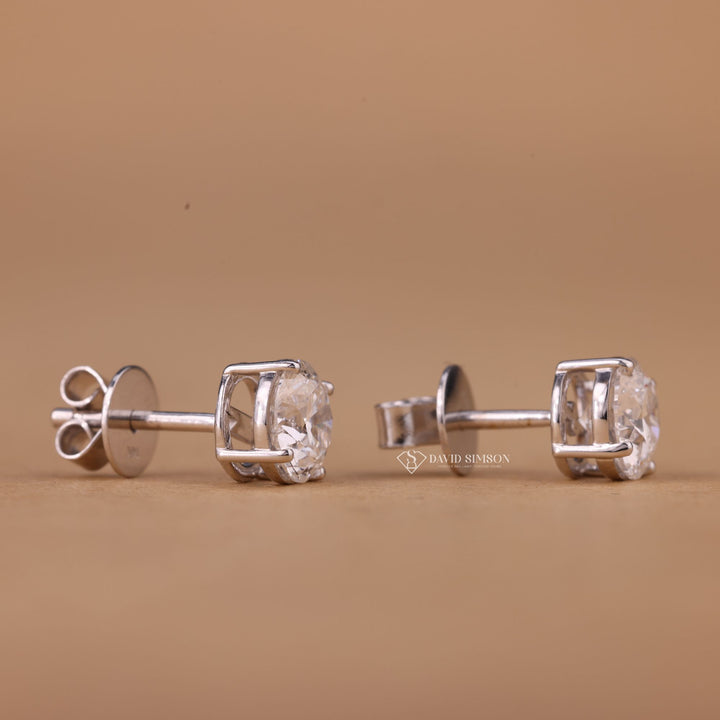 Round Cut Moissanite Diamond Stud for Her