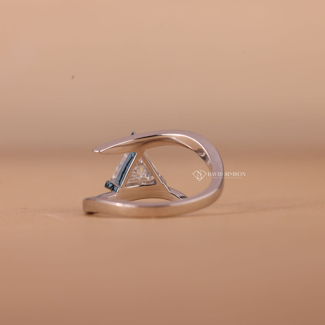 1.0CT-2.0CT Trillion Cut Moissanite Diamond Bypass Engagement Ring