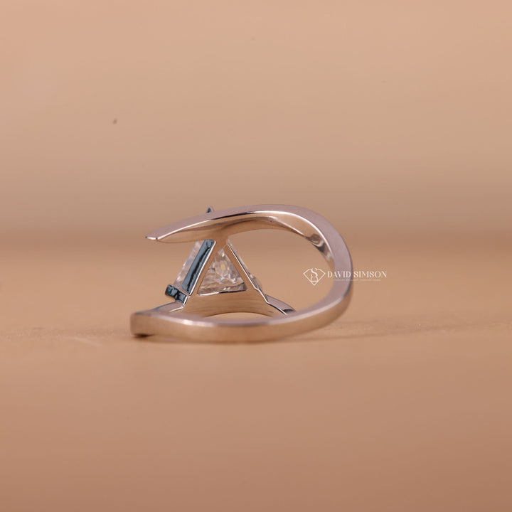 1.0CT-2.0CT Trillion Cut Moissanite Diamond Bypass Engagement Ring