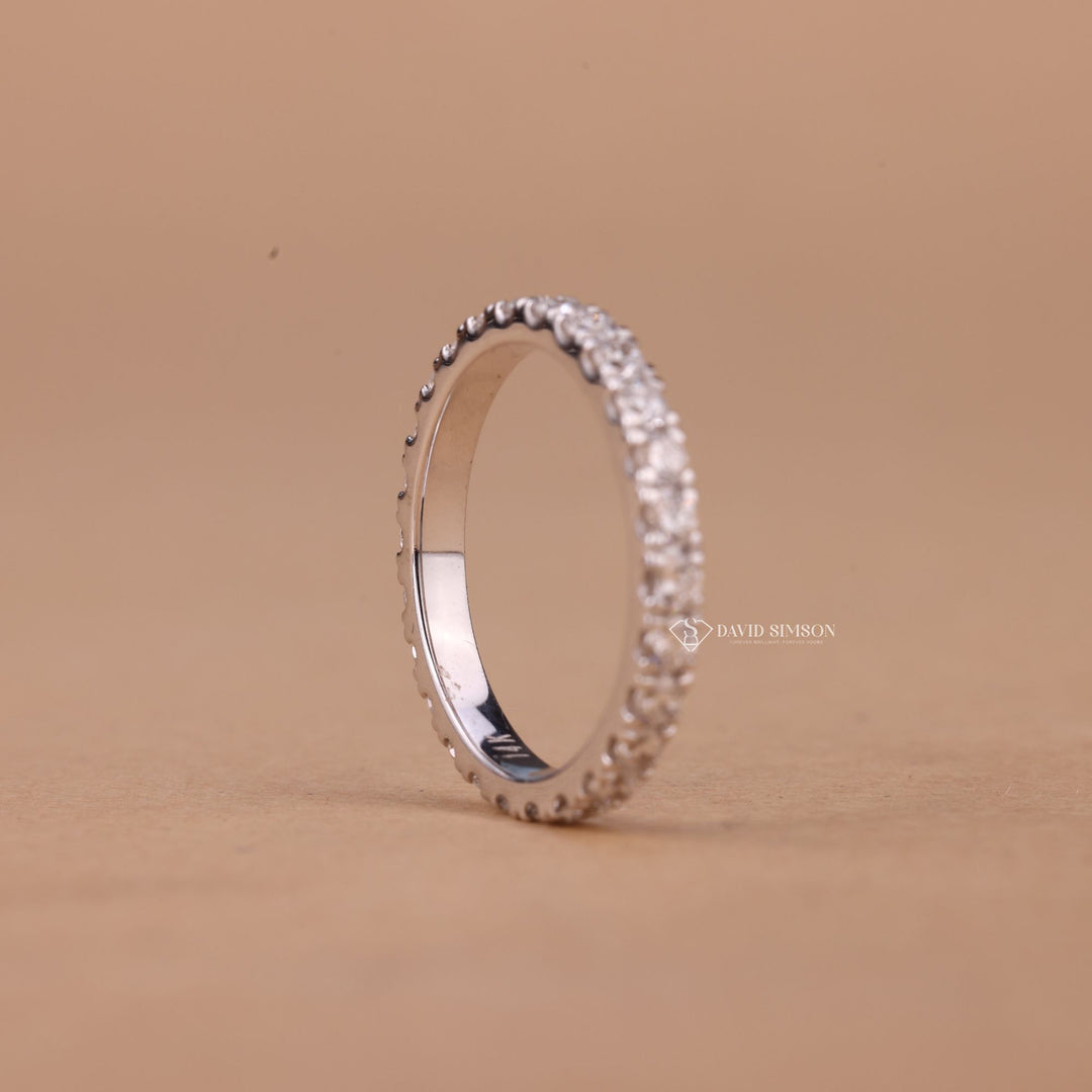 Round Brilliant Eternity
Moissanite Guard Ring
Matching Wedding Band