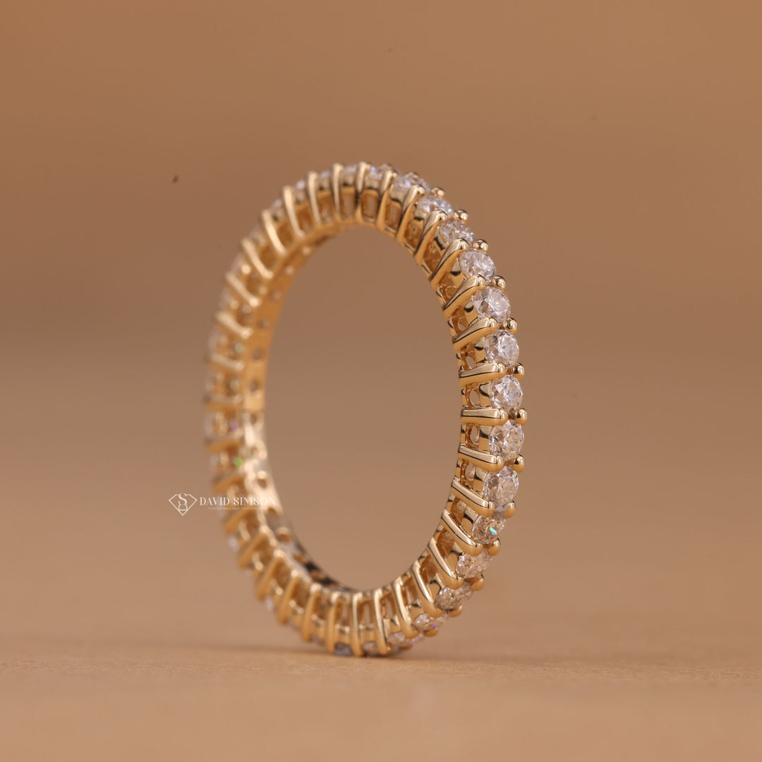 Eternity Stacking Ring
Classic Wedding Band
14k Moissanite Band
Timeless Bridal Style
