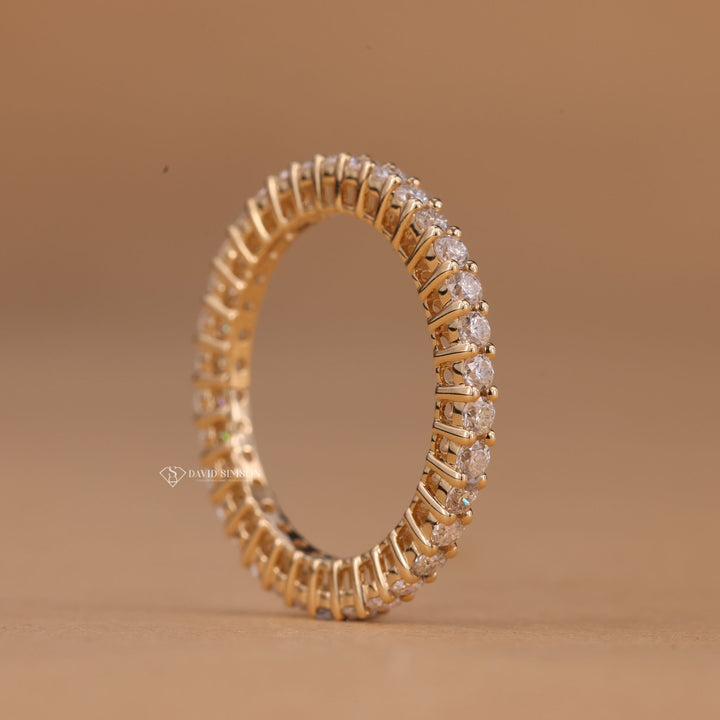 Eternity Stacking Ring
Classic Wedding Band
14k Moissanite Band
Timeless Bridal Style

