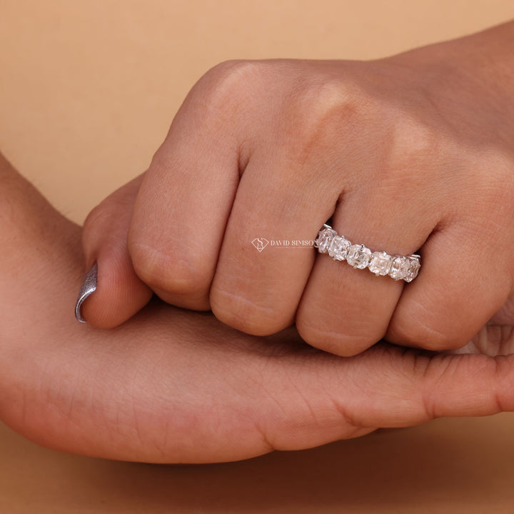 Platinum Full Eternity Band
Shared Prong Asscher Setting
Geometric Moissanite Wedding Ring
Minimalist Eternity Moissanite
