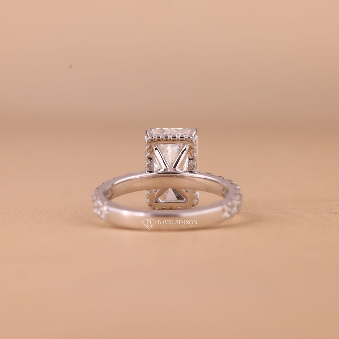Lab Grown Moissanite
VVS1 Radiant Moissanite
Minimalist Hidden Halo
