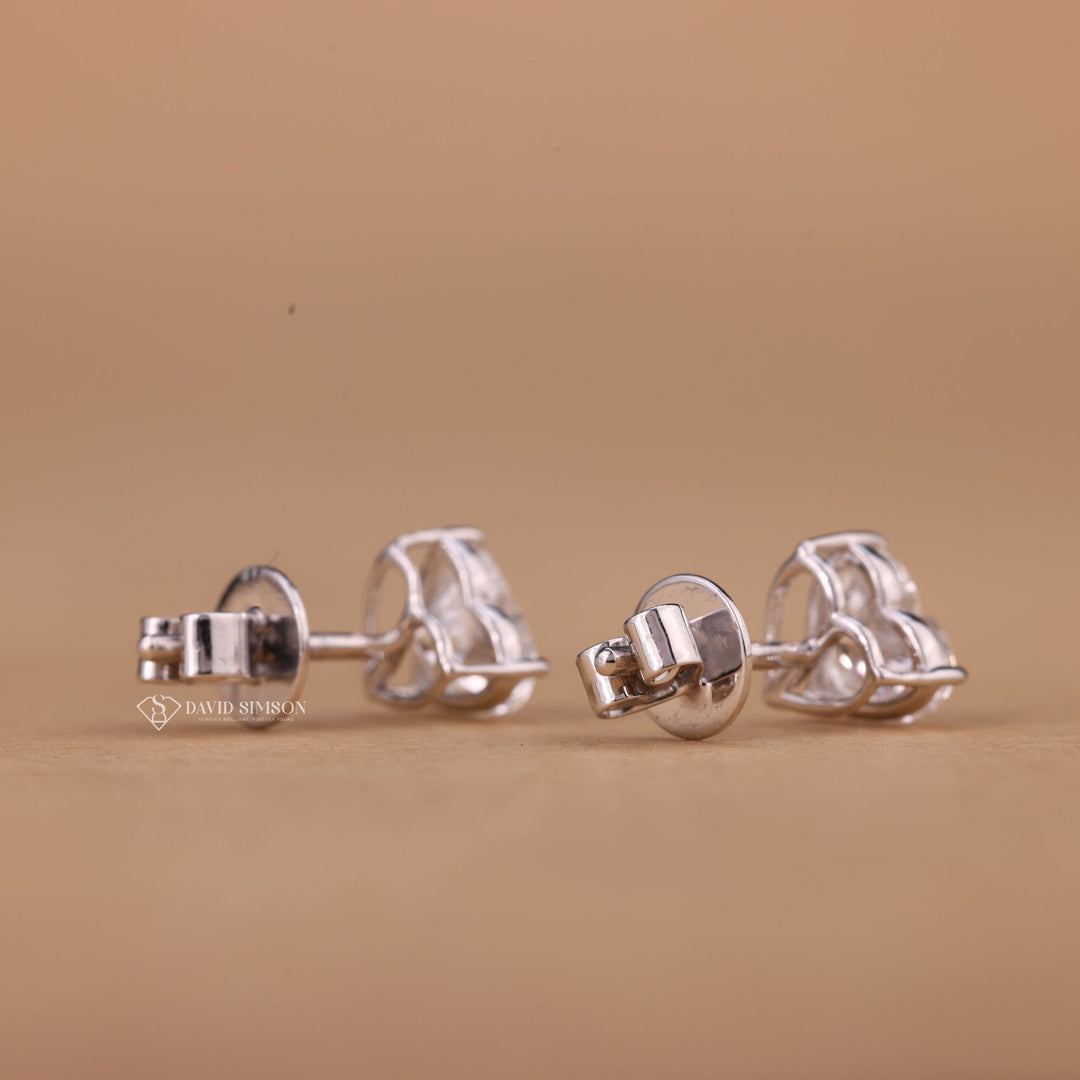 Sustainable jewelry
Ethical diamond alternative
GRA certified moissanite
Conflict free earrings