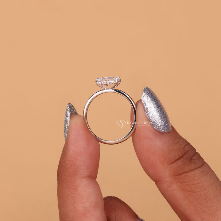 Modern Engagement Ring, Radiant Cut Jewelry, Horizontal Stone Ring, Conflict Free Ring, Sustainable Jewelry, Handmade Moissanite Ring, Dainty Radiant Ring, Thin Band Engagement Ring, 