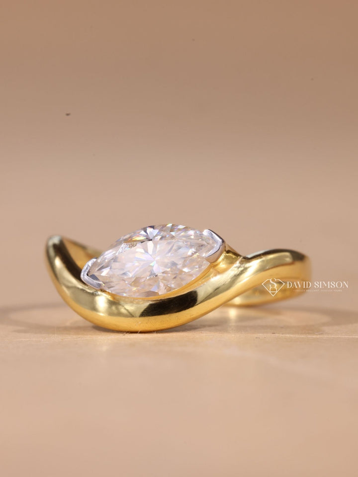 Marquise solitaire ring
Modern marquise design
Alternative engagement ring
