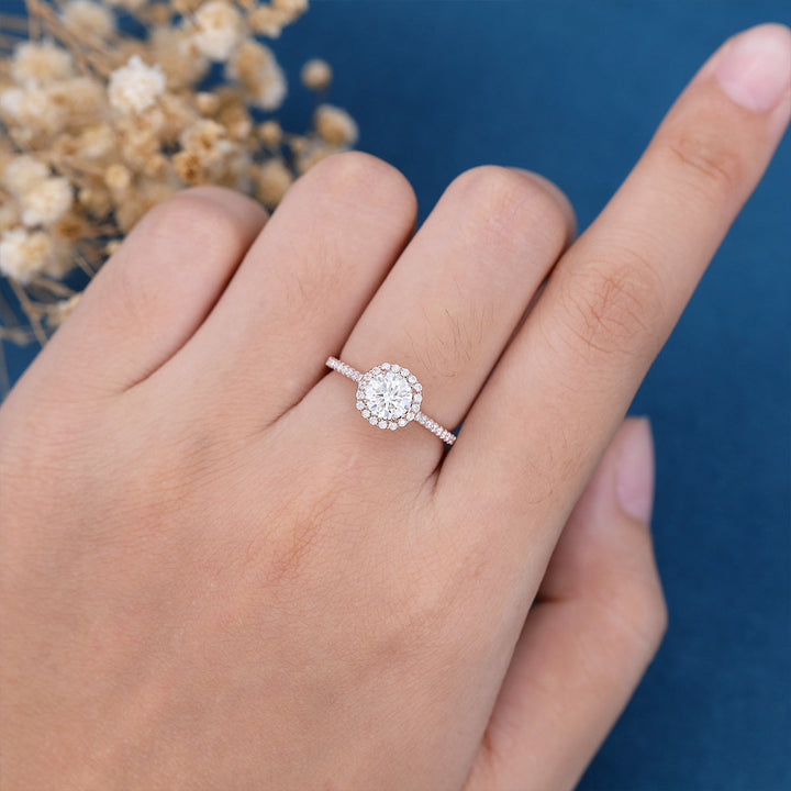 round-shaped-moissanite-halo-pave-engagement-ring