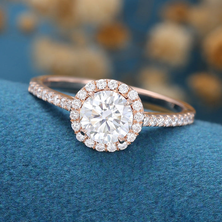 round-shaped-moissanite-halo-pave-engagement-ring