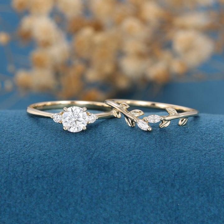 round-shaped-moissanite-three-stone-bridal-set