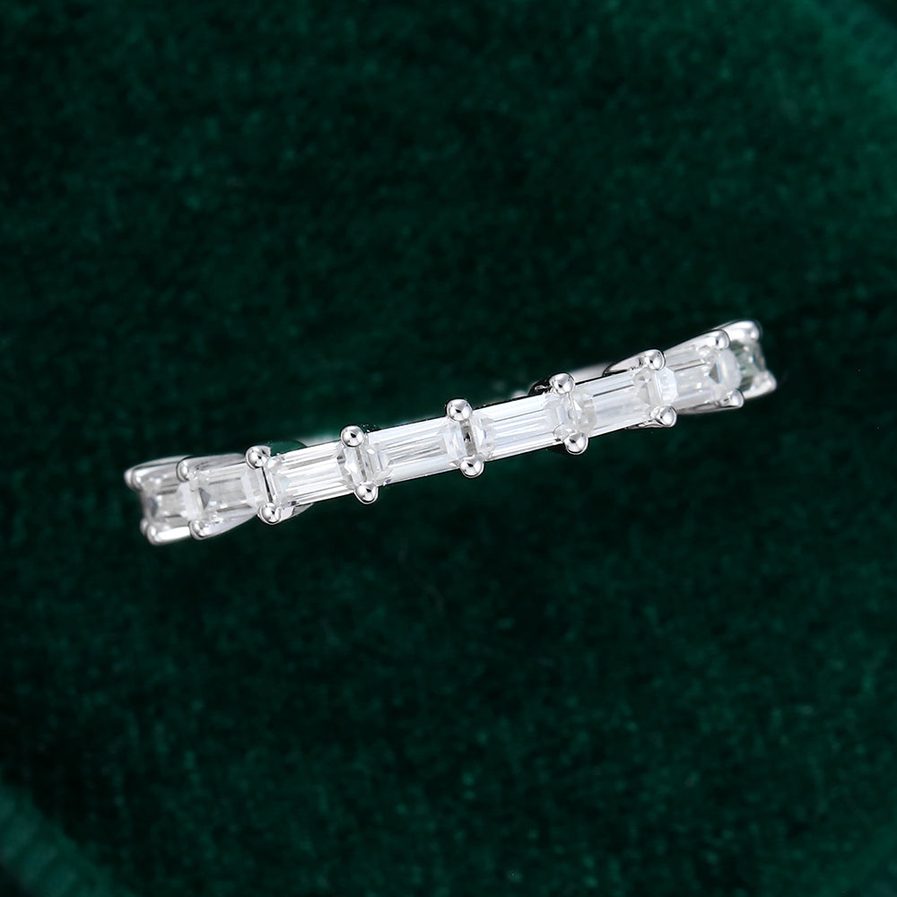 baguette-moissanite-bar-wedding-band