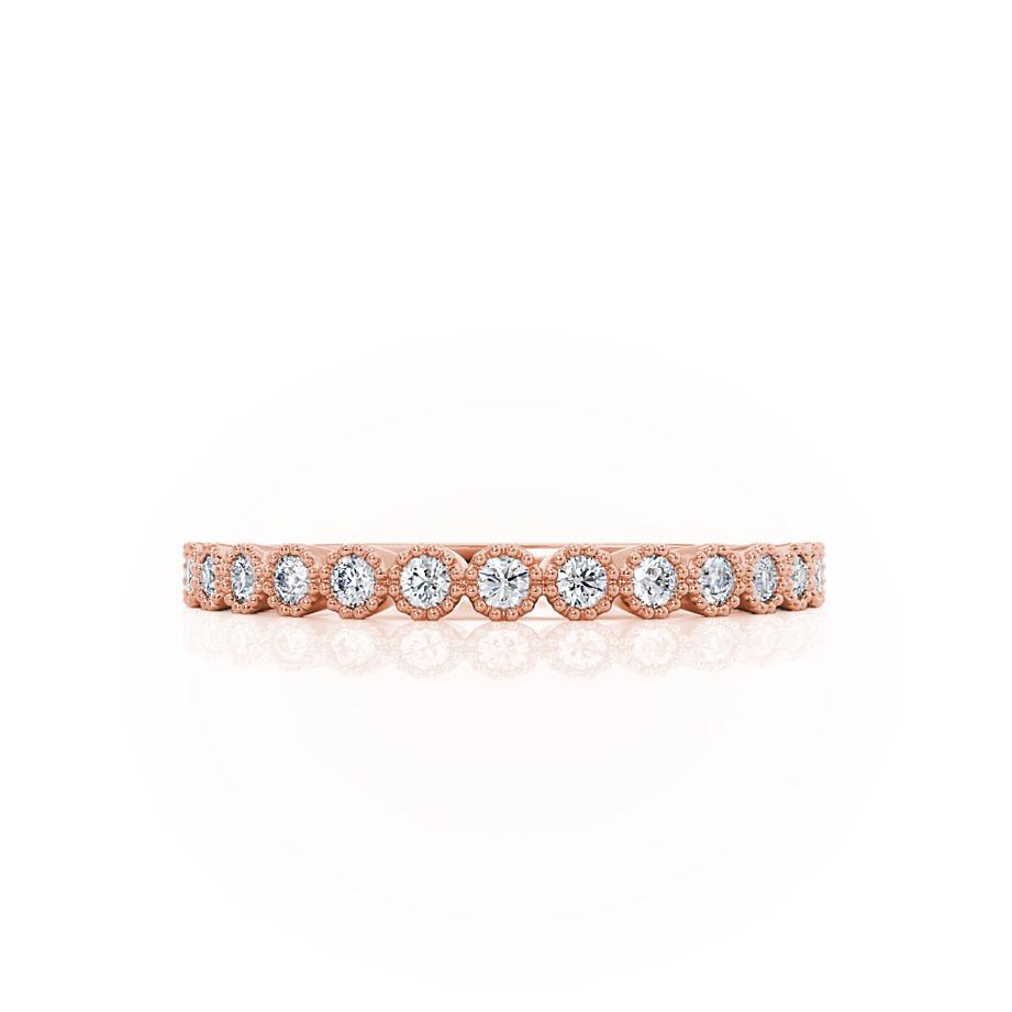 round-shaped-moissanite-curved-style-wedding-band