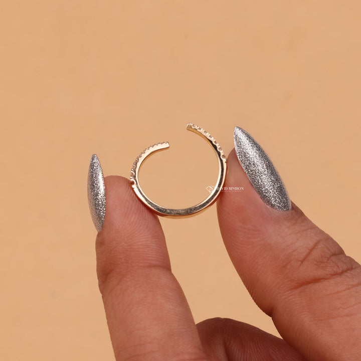 14K Gold Moissanite Band
Ethical Moissanite Ring
Dainty Round Cut Band
