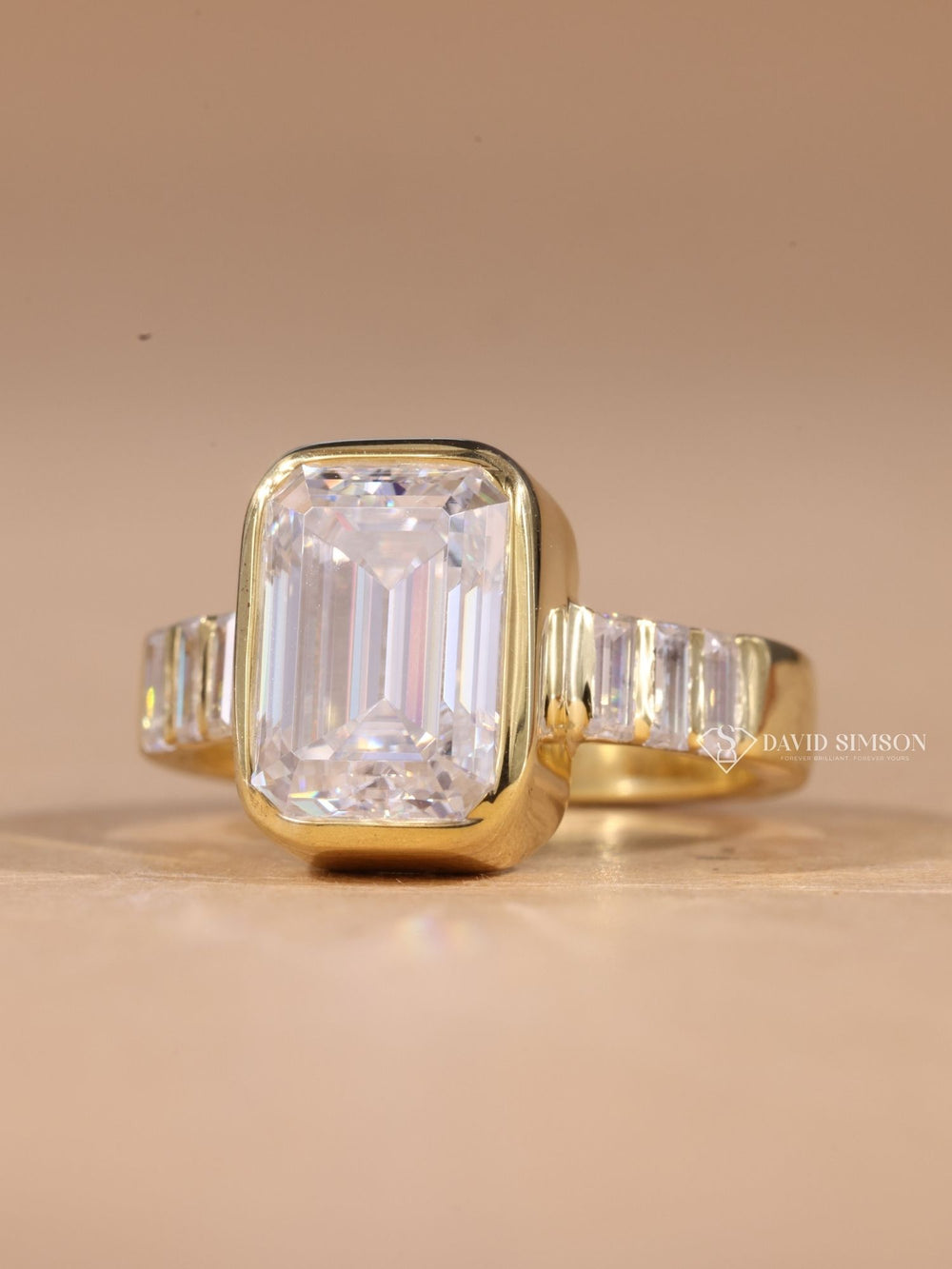 Bezel set engagement ring
Pave band emerald cut
Emerald cut pave ring