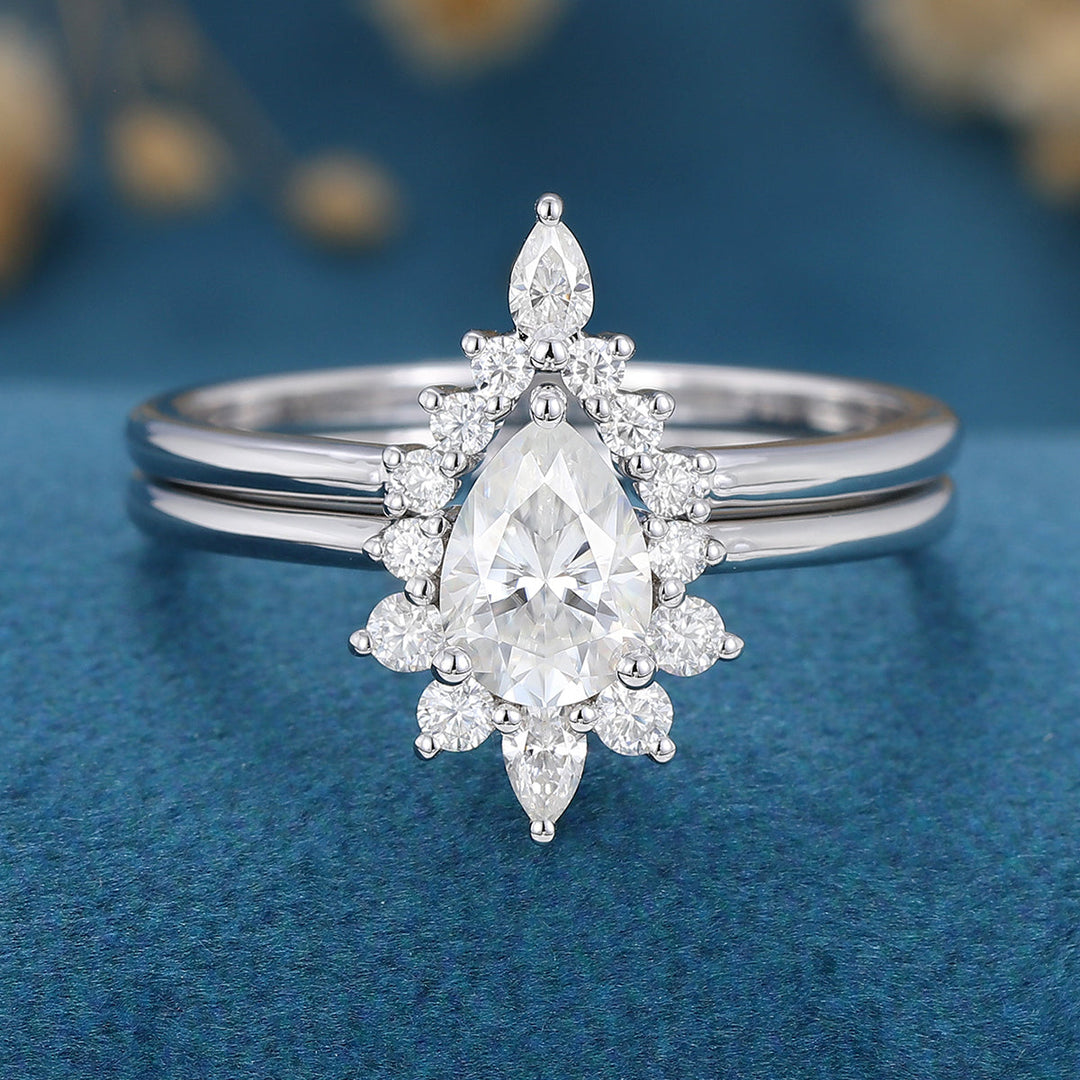 pear-shaped-moissanite-halo-nature-inspired-bridal-set