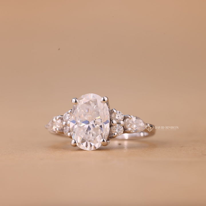 Anniversary gift ring
Luxury moissanite ring
Dainty cluster band
