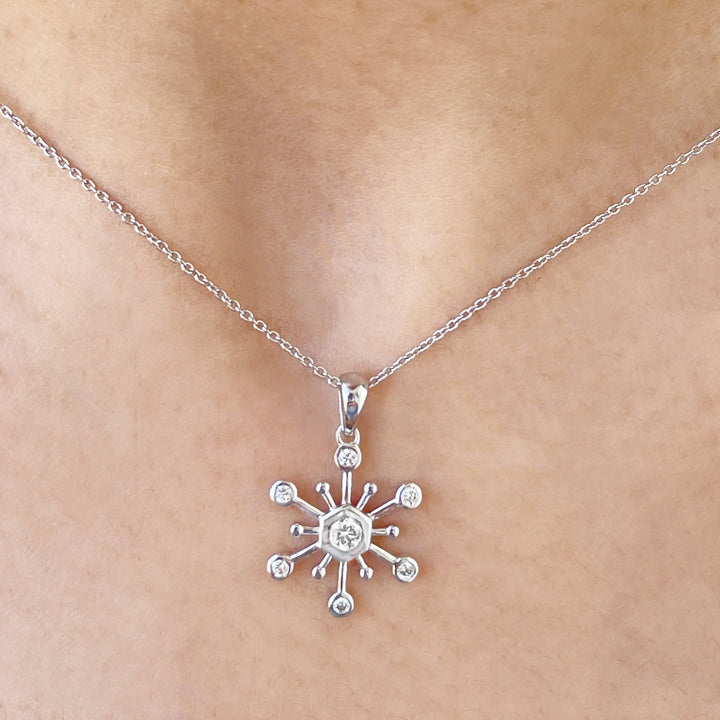 Round Cut Unique Snowflake Pendant for Christmas Gift