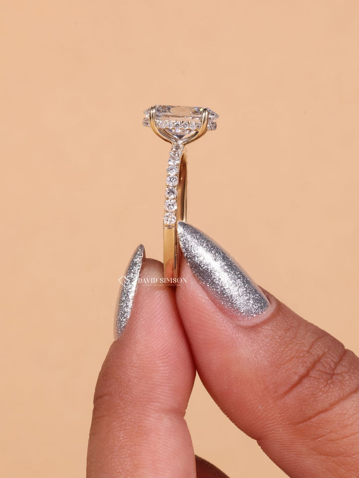 Round Cut Diamond Moissanite Halo Engagement Ring for Women