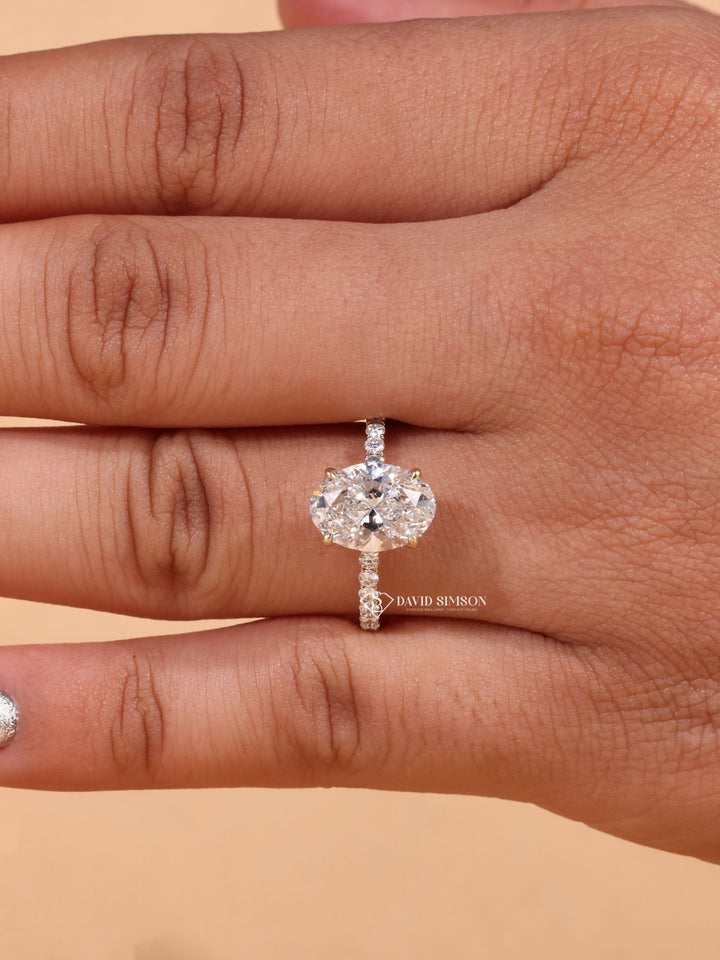 Round Cut Diamond Moissanite Halo Engagement Ring for Women
