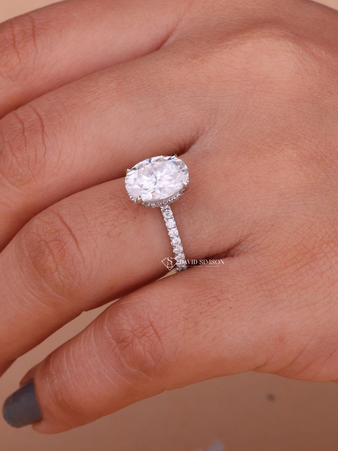 3.0CT-4.0CT Oval Cut Moissanite Hidden Halo Diamond Engagement Ring