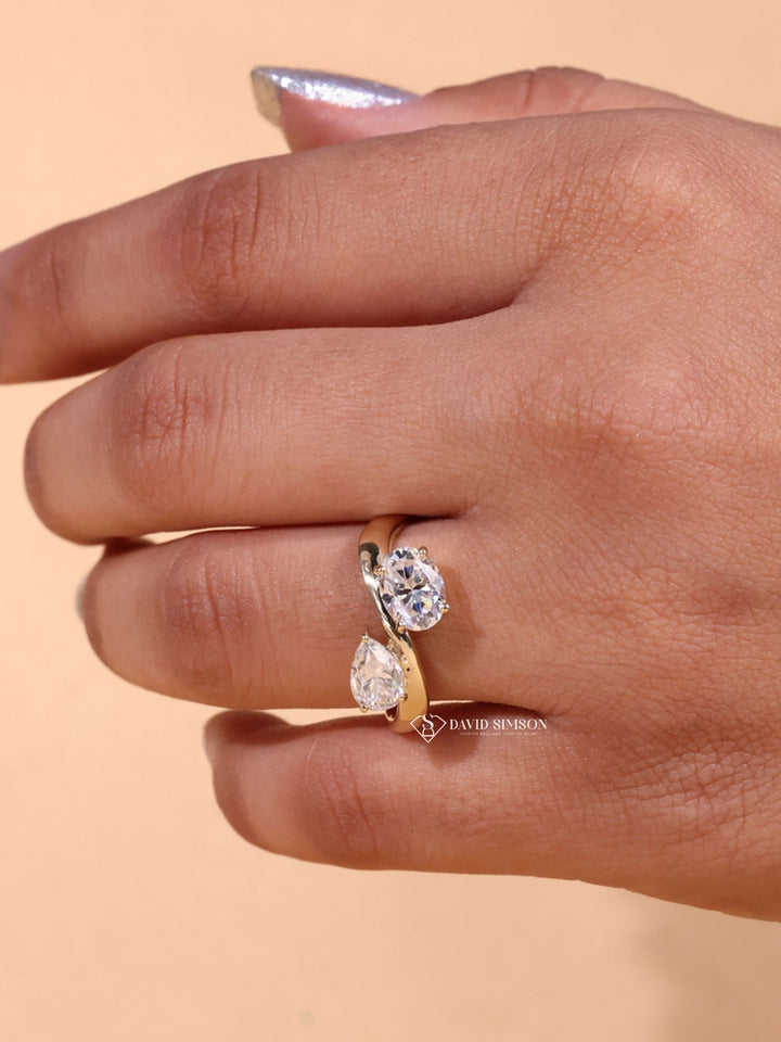 1.0CT Pear & 1.0CT Oval Cut Moissanite Toi et Moi Diamond Engagement Ring