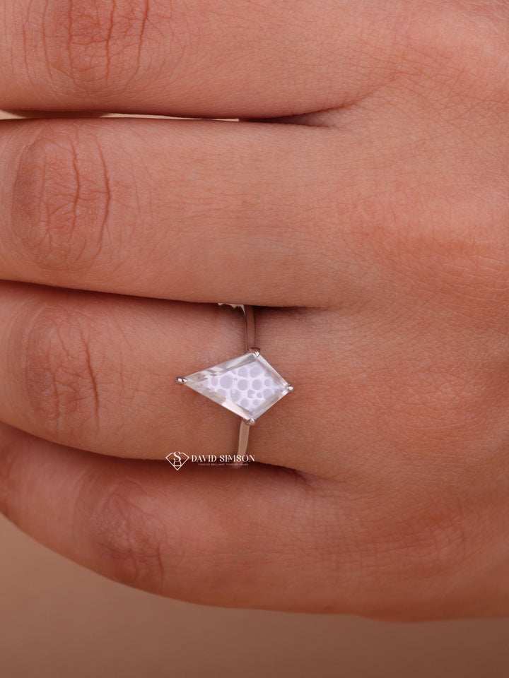 1.0CT-2.0CT Kite Cut Moissanite Solitaire Diamond Engagement Ring