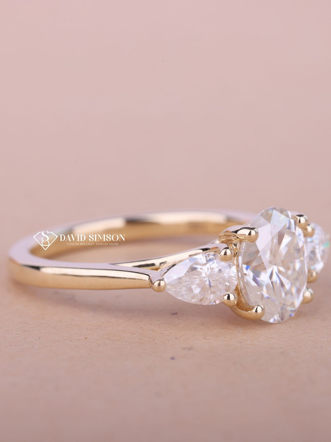 2.0CT-3.0CT Oval Cut Moissanite Diamond Three Stone Engagement Ring