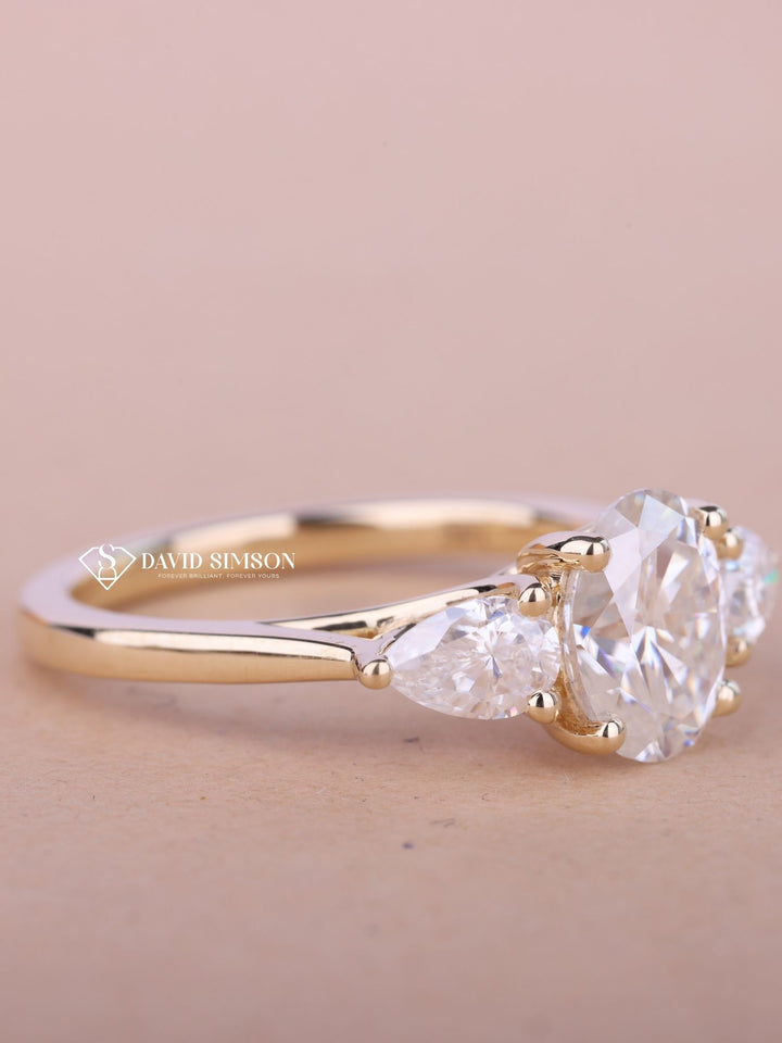 2.0CT-3.0CT Oval Cut Moissanite Diamond Three Stone Engagement Ring