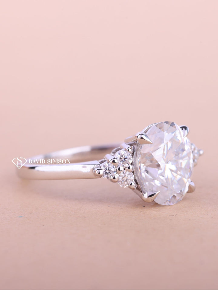 2.50CT-3.50CT Oval Cut Moissanite Cluster Diamond Engagement Ring