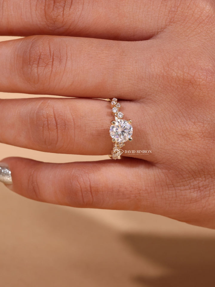 1.0CT-2.0CT Round Cut Moissanite Zig Zag Style Diamond Engagement Ring