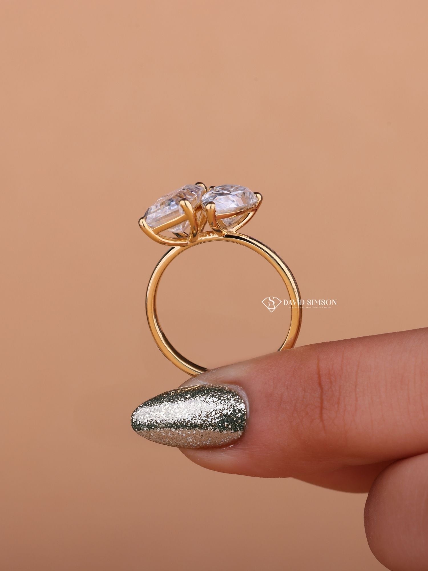 2.50CT Emerald & 2.0CT Pear Cut Moissanite Toi et Moi Diamond