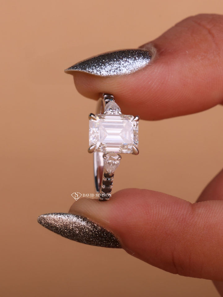 2.50CT-3.50CT Emerald Cut Moissanite Diamond Three Stone Engagement Ring