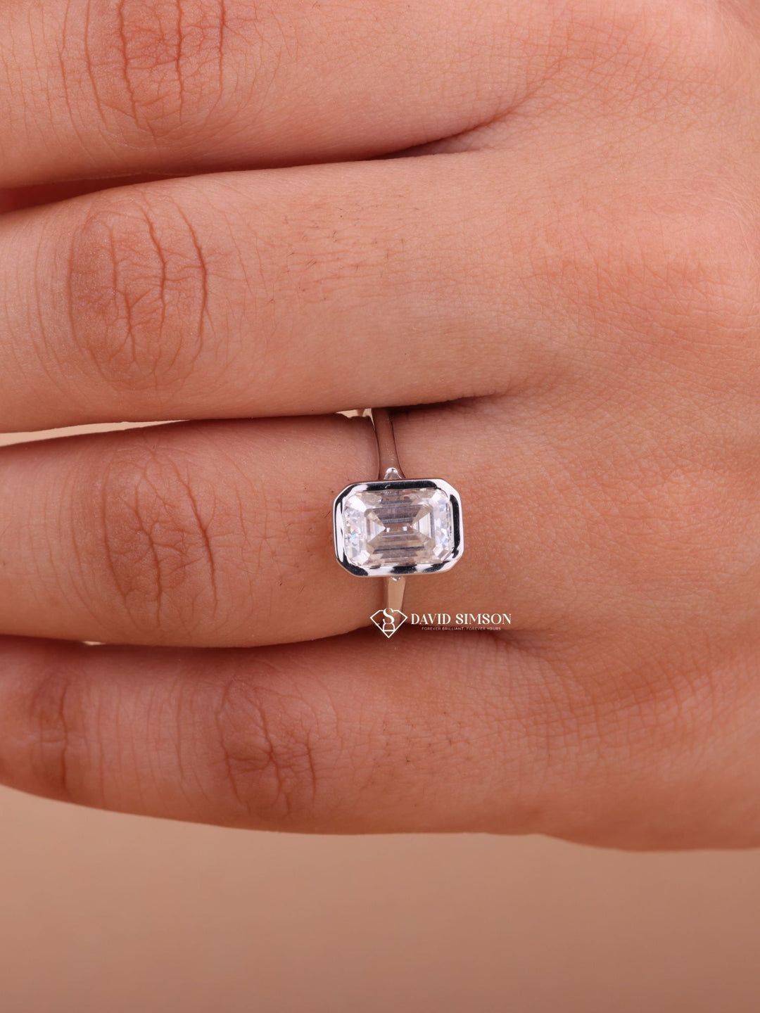 2.0CT-4.0CT Bezel Set Emerald Cut Moissanite Diamond Engagement Ring