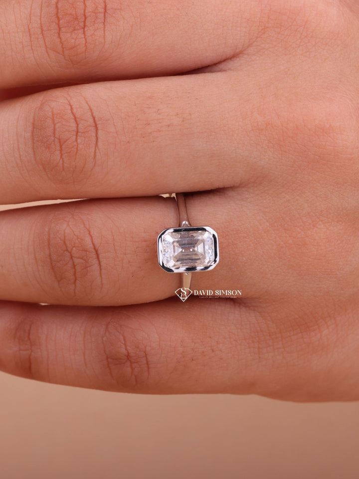 2.0CT-4.0CT Bezel Set Emerald Cut Moissanite Diamond Engagement Ring