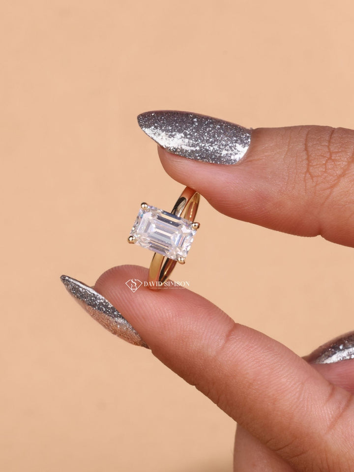 2.0CT-4.0CT Emerald Cut Diamond Moissanite Solitaire Engagement Ring