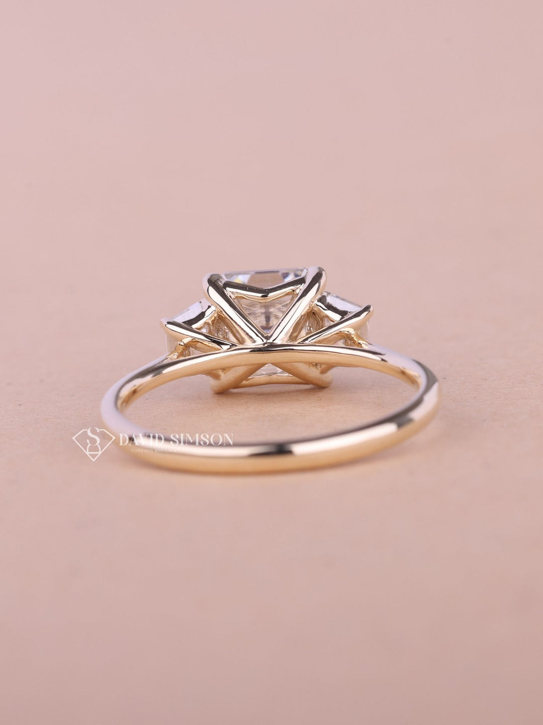 1.0CT-2.0CT Asscher Cut Three Stone Moissanite Diamond Engagement Ring