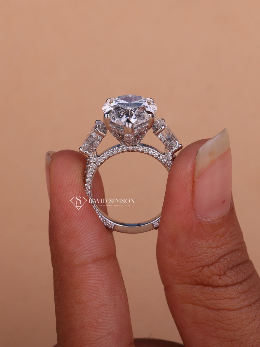 5.0CT-7.0CT Pear Cut Moissanite Hidden Halo Diamond Three Stone Engagement Ring