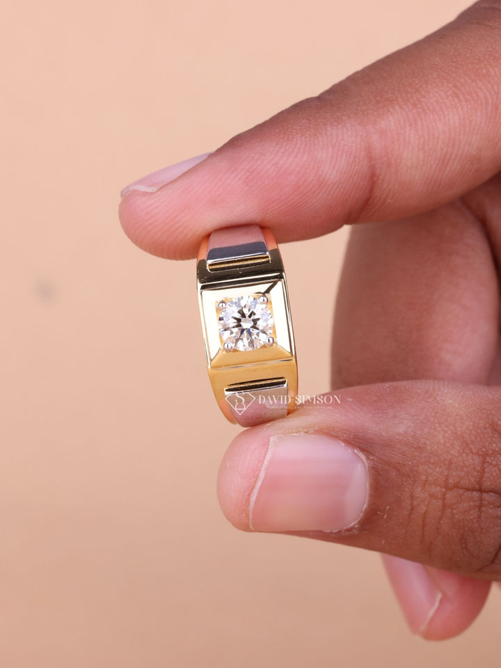 Round Cut Moissanite Men's Diamond Two Tone Wedding Band