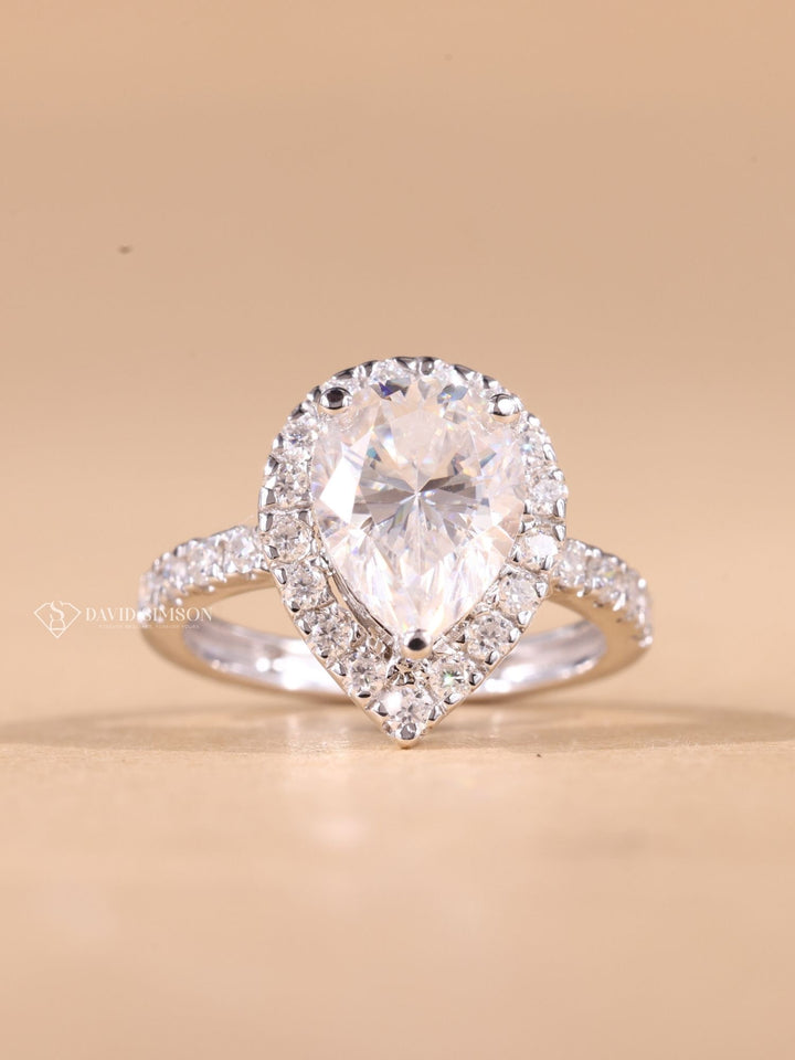 1.0CT-2.0CT Pear Cut Moissanite Halo Diamond Engagement Ring